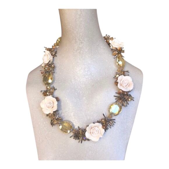 Handmade Romantic Reflective Large Oval Beads Ivory Roses Statement Necklace - Picture 1 of 7